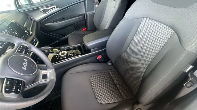 Used 2025 Kia Sportage LX FWD image 26