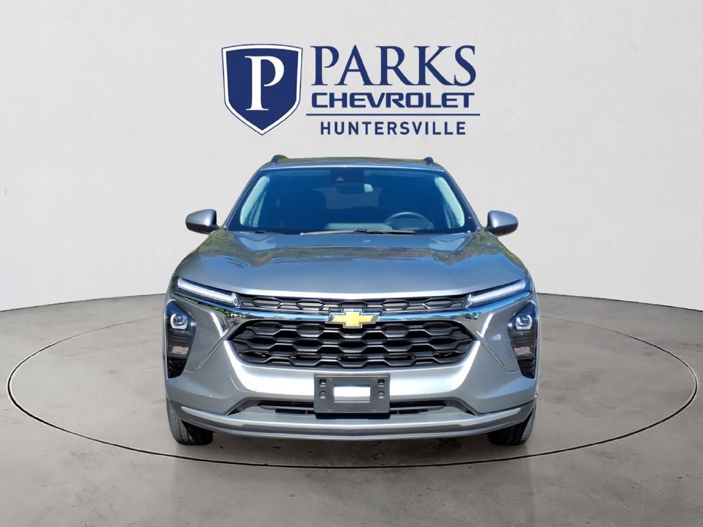 Certified 2025 Chevrolet Trax LT w/ LT Convenience Package FWD image 2