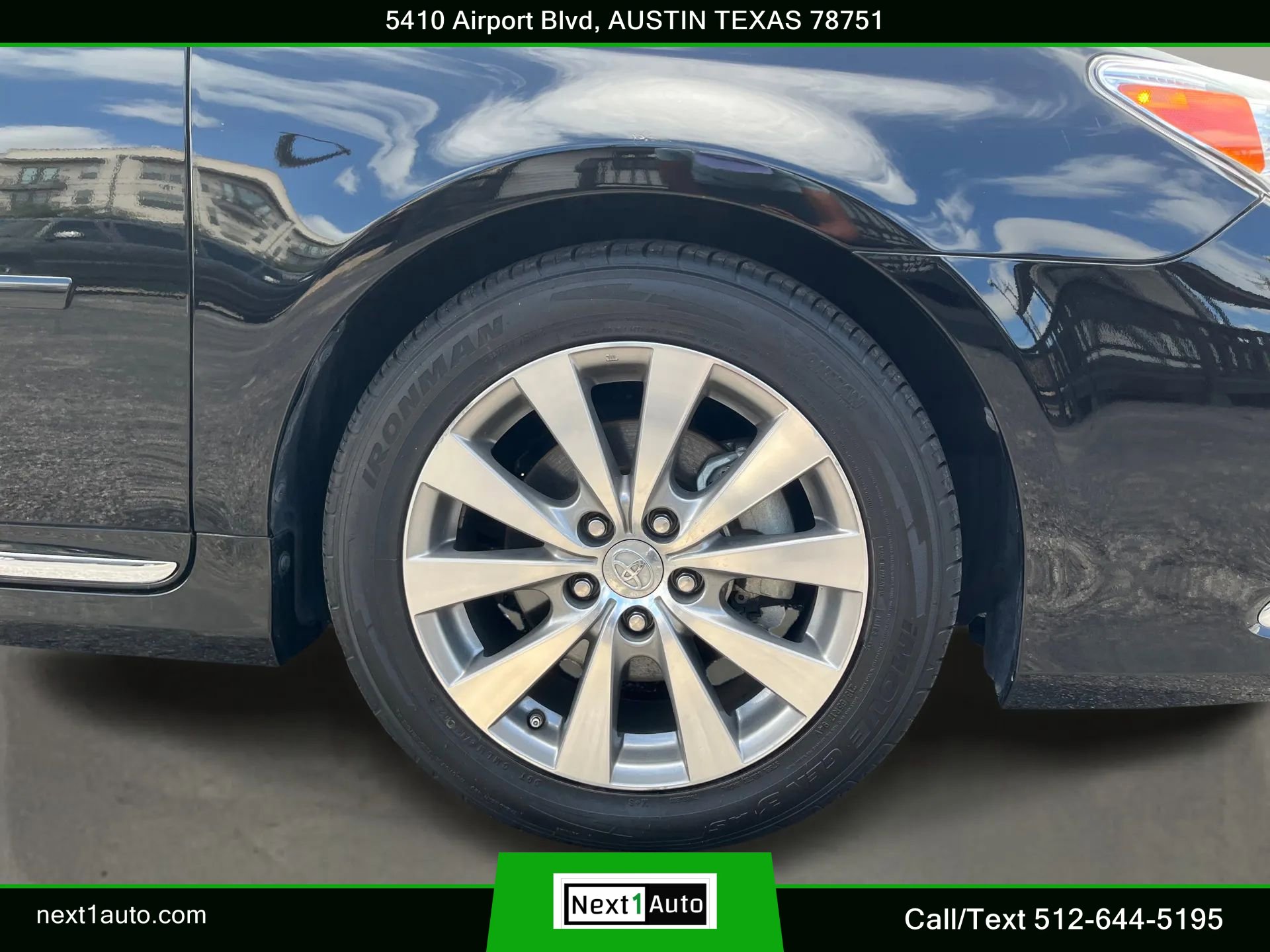 Used 2011 Toyota Avalon Limited FWD image 39