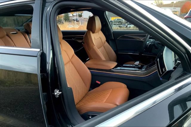 Used 2022 Audi S8 image 7
