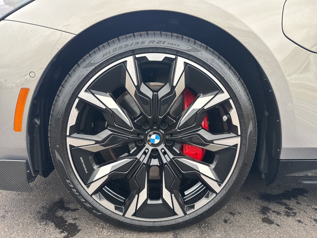 Used 2026 BMW 550e xDrive image 9