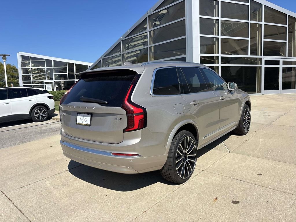 New 2026 Volvo XC90 B6 Plus w/ Protection Package Premier image 7