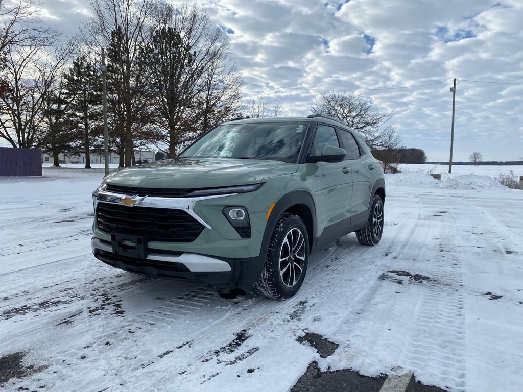 Used 2025 Chevrolet TrailBlazer LT image 3