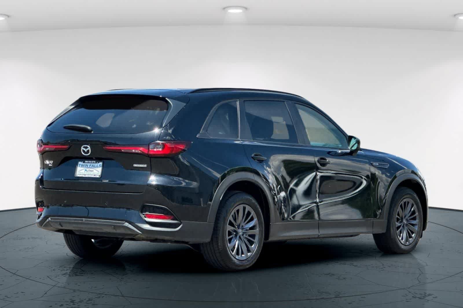 Used 2025 MAZDA CX-70 3.3 Turbo w/ Preferred Package AWD/4WD image 2