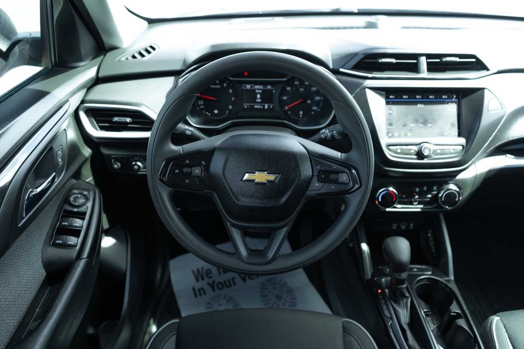 Used 2021 Chevrolet TrailBlazer LS FWD image 14
