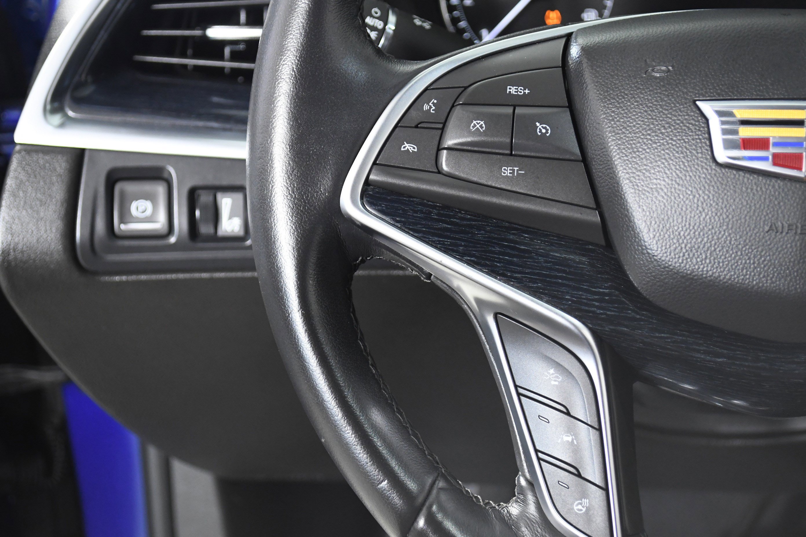 Used 2024 Cadillac XT5 Premium Luxury image 11