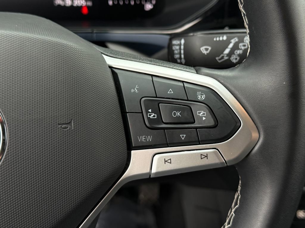 Used 2024 Volkswagen Taos SE image 33