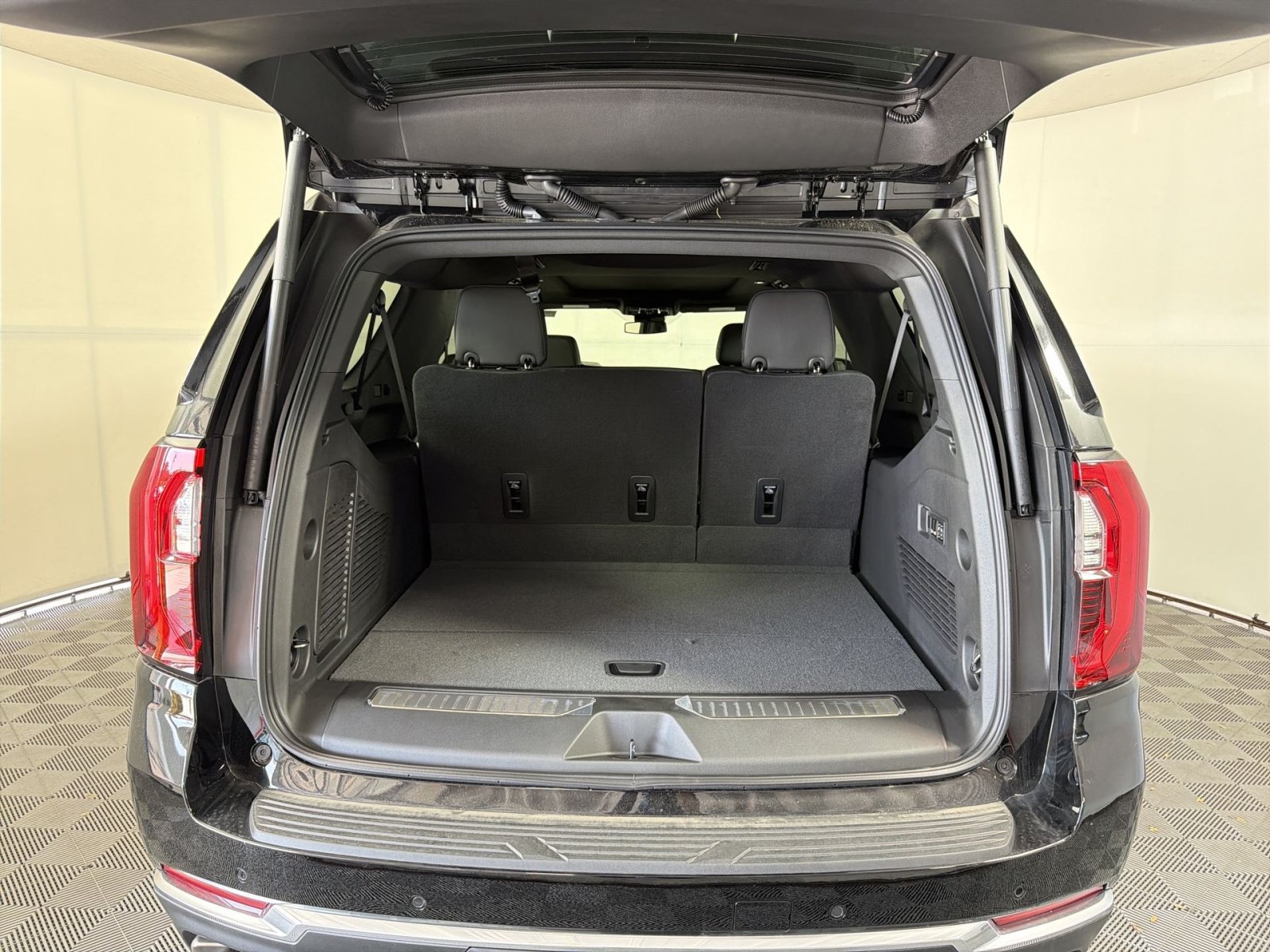 New 2026 GMC Yukon XL Denali w/ Sun & Power Step Package AWD/4WD image 27
