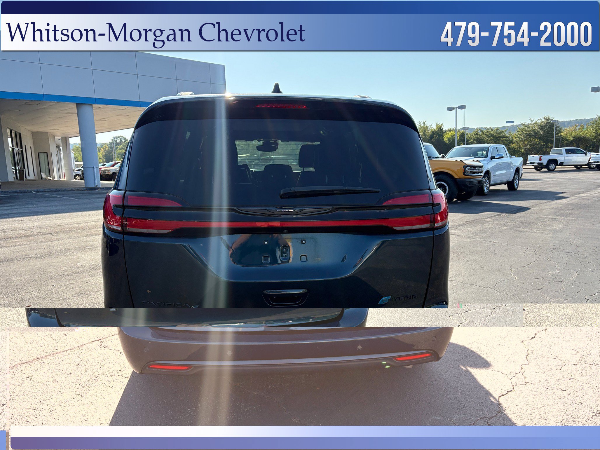 Used 2024 Chrysler Pacifica Premium FWD image 6
