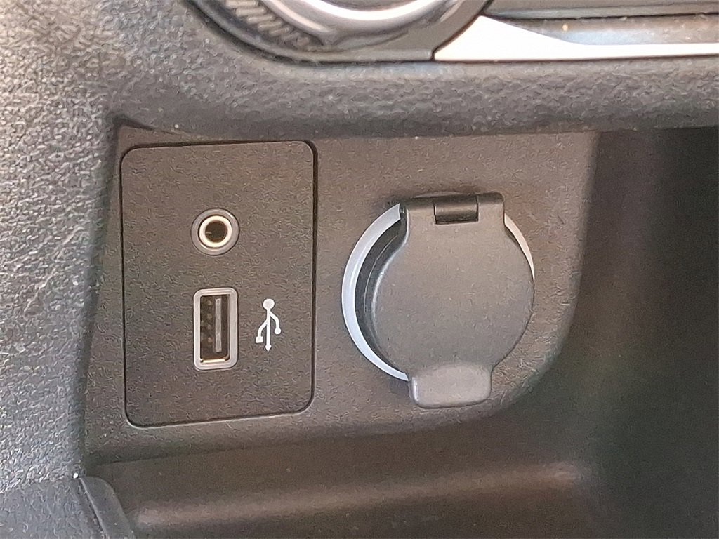 Used 2020 Nissan Kicks S image 23