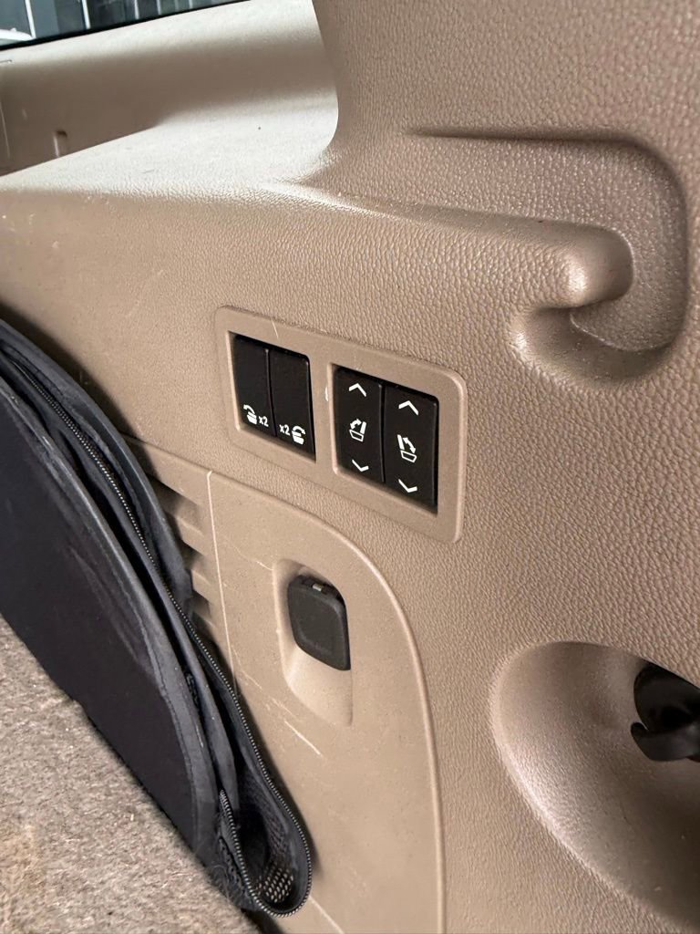 Used 2020 GMC Yukon XL SLT w/ Premium Edition image 10