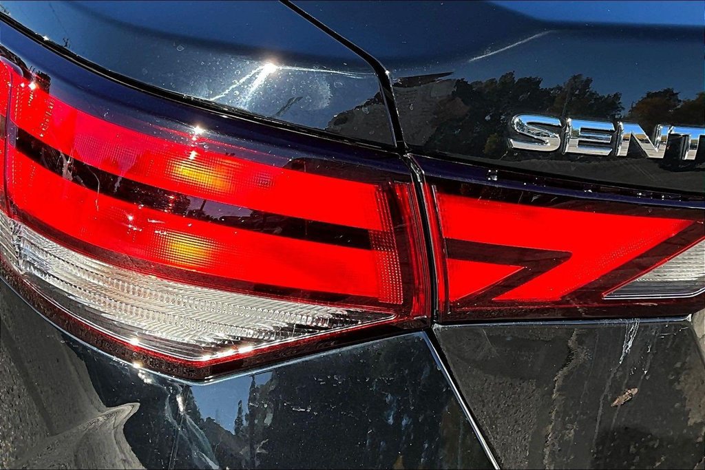 Certified 2023 Nissan Sentra SV FWD image 23