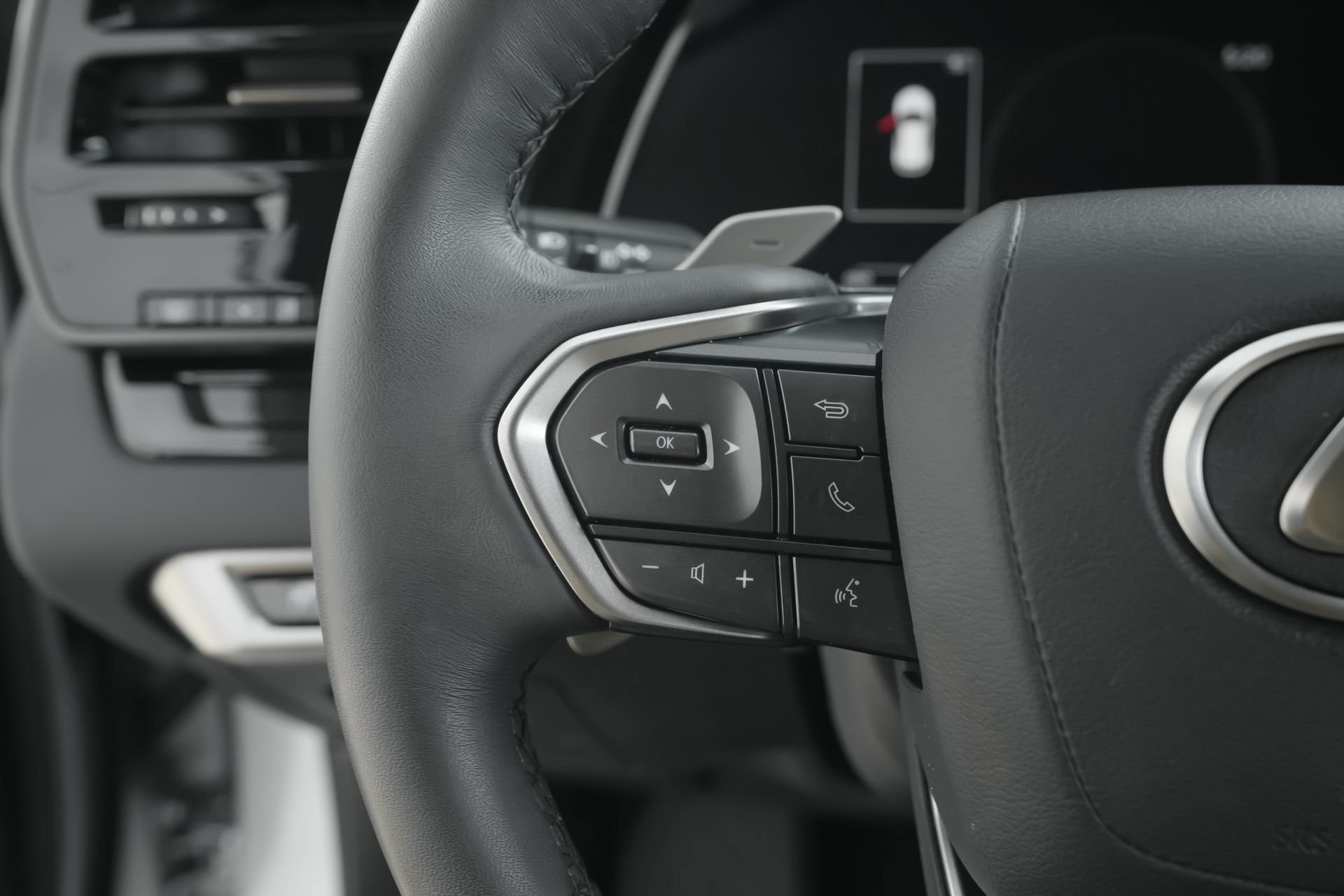 Used 2024 Lexus RX 350 FWD w/ Technology Package image 18