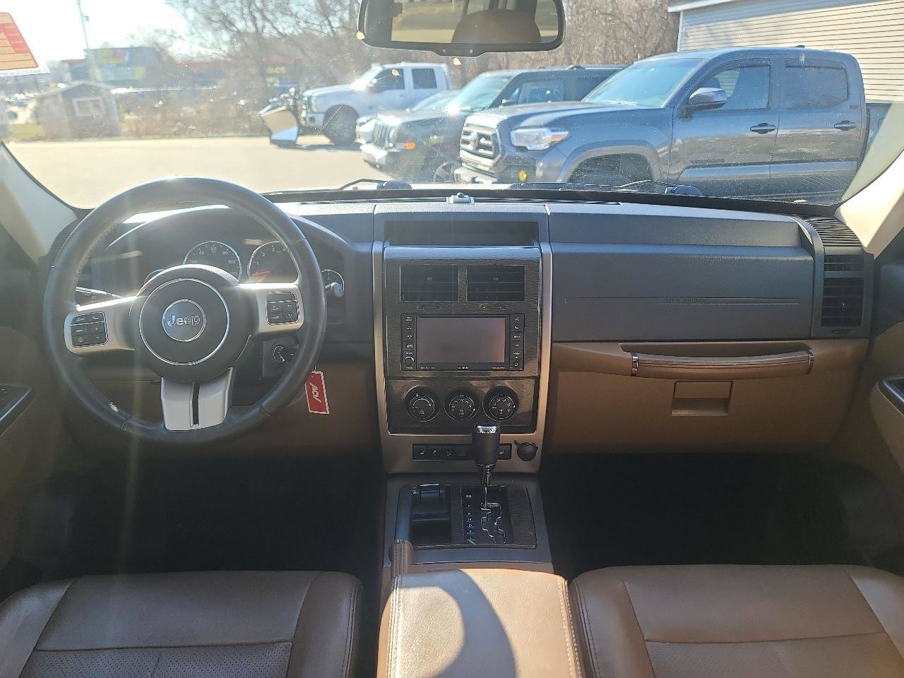 Used 2012 Jeep Liberty Limited w/ Comfort/Convenience Group image 17