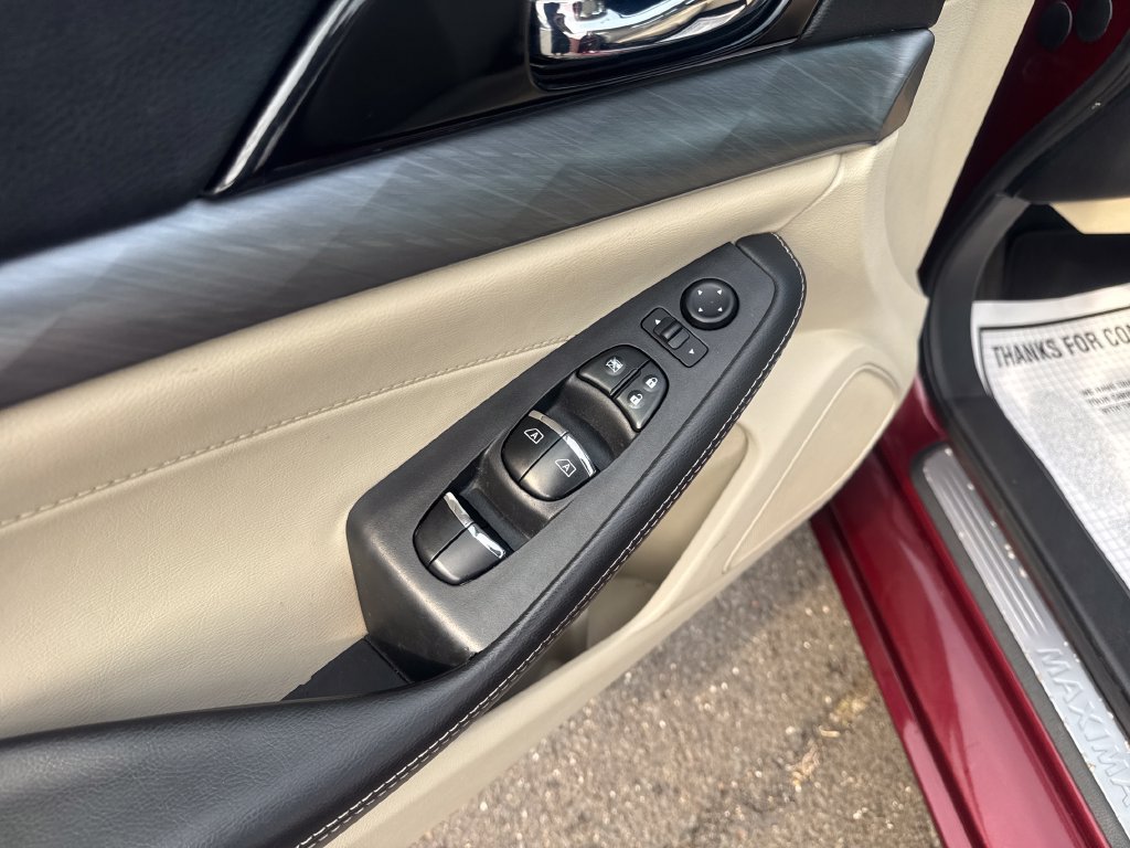 Used 2017 Nissan Maxima 3.5 SV w/ Interior Lighting Package FWD image 12