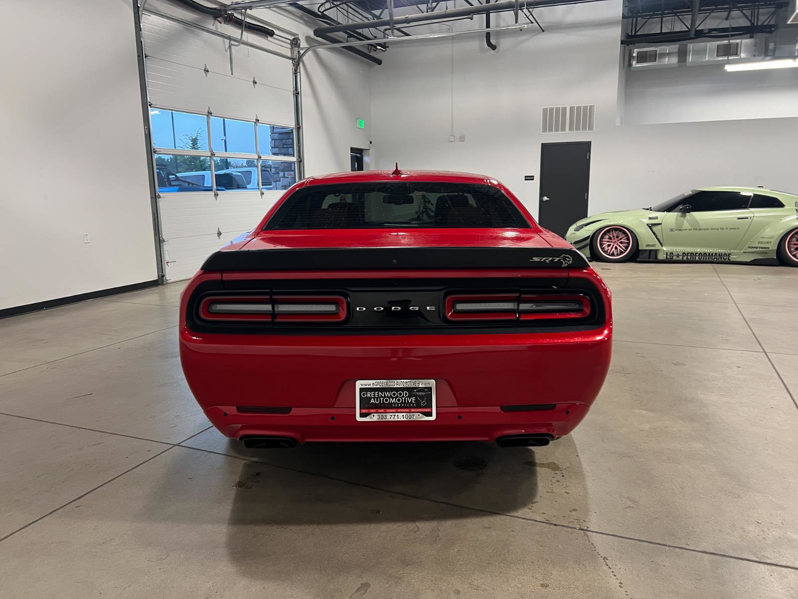 Used 2015 Dodge Challenger SRT Hellcat RWD image 4