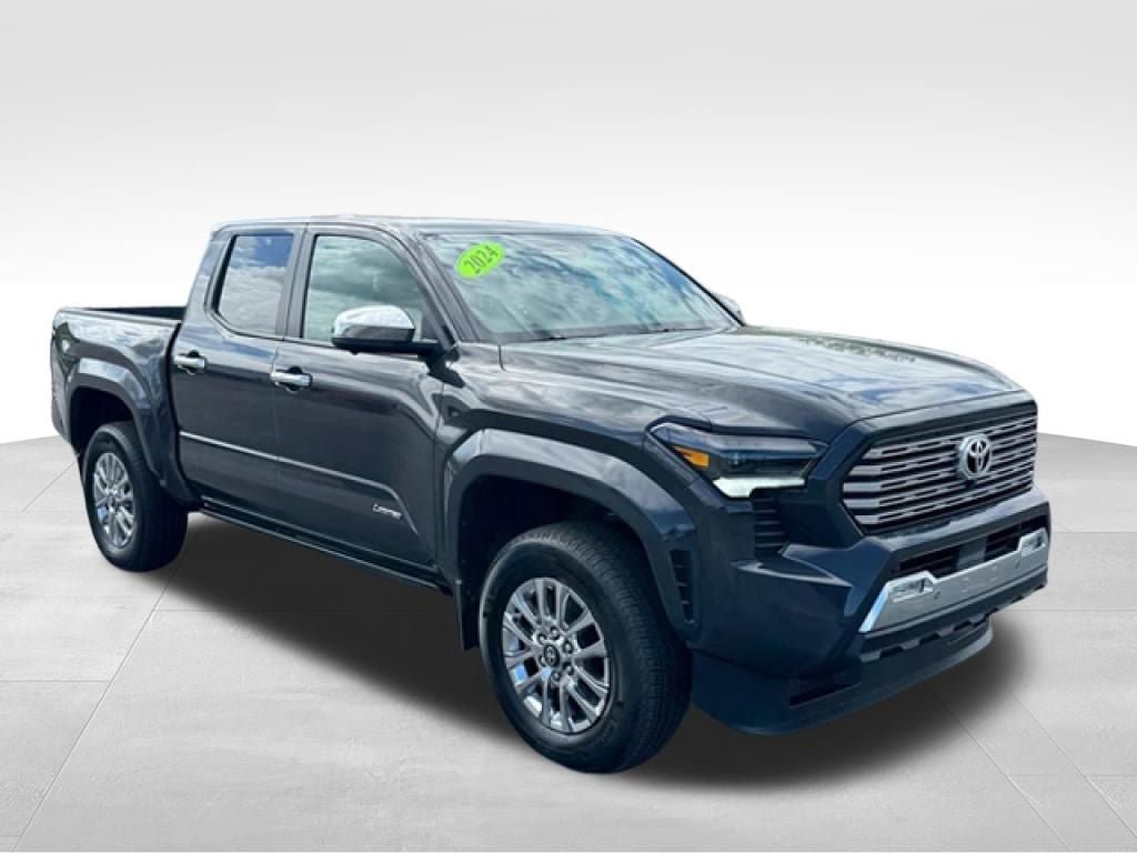 Used 2024 Toyota Tacoma Limited w/ Limited Package (LT) AWD/4WD image 9