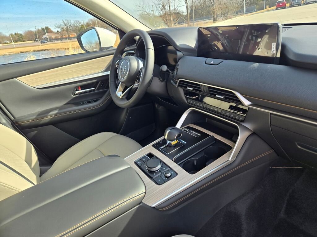 New 2026 MAZDA CX-90 Plug-In Hybrid w/ Preferred AWD/4WD image 6
