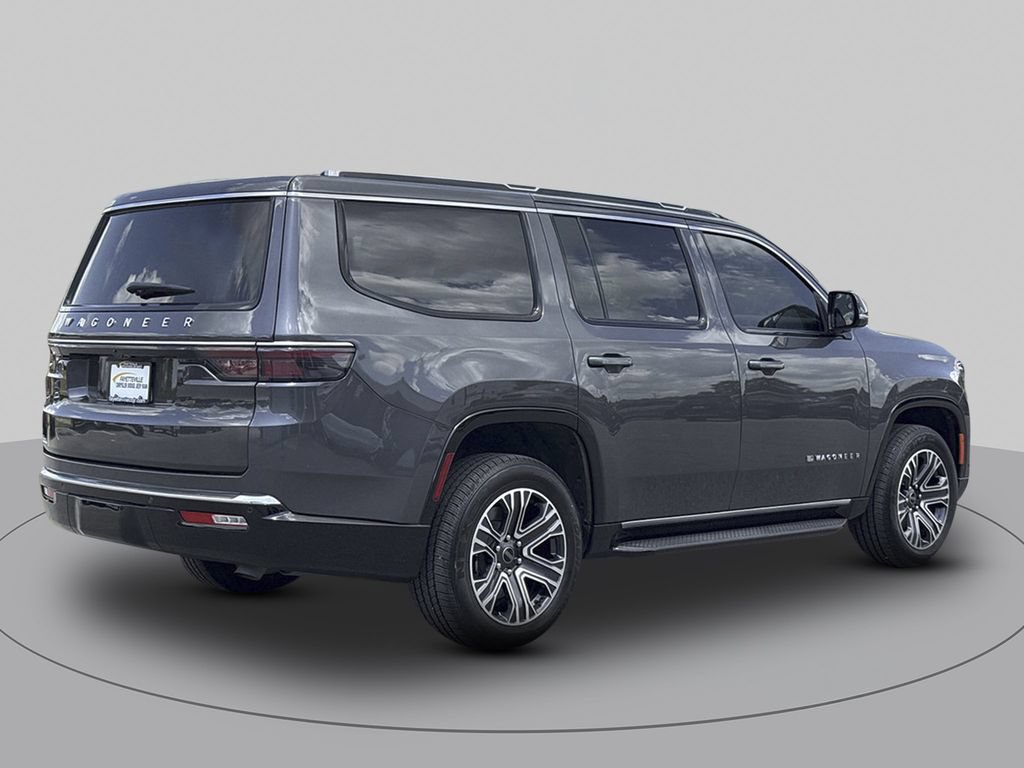 Used 2025 Jeep Wagoneer 4WD image 3