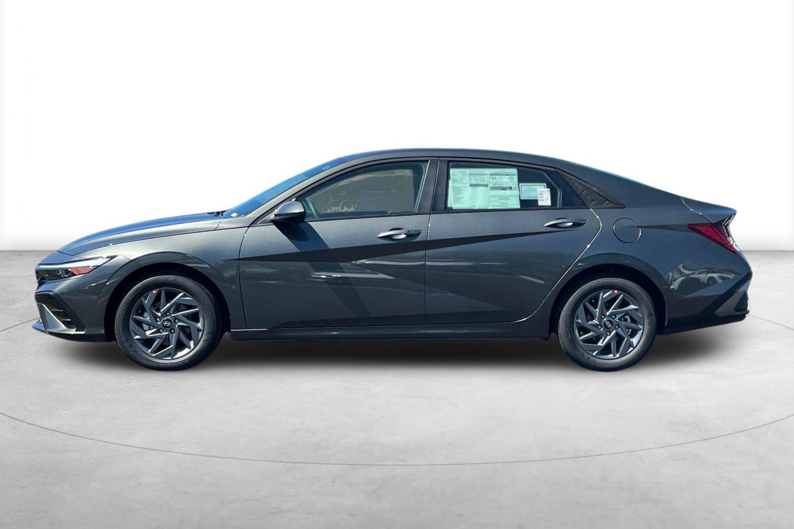 New 2026 Hyundai Elantra Hybrid FWD image 3