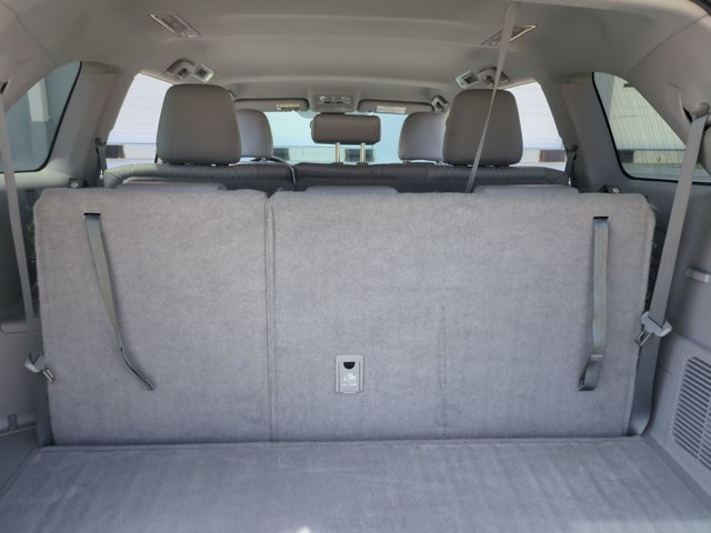 Used 2019 Toyota Highlander Plus FWD image 6