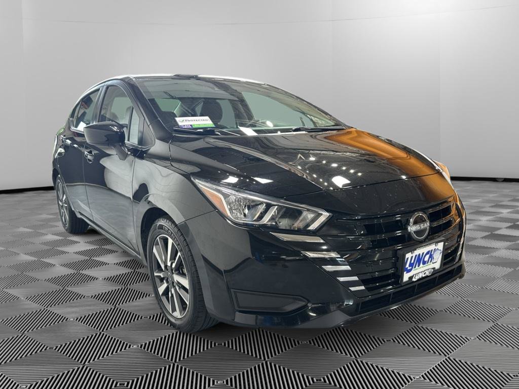 Used 2024 Nissan Versa SV FWD image 7