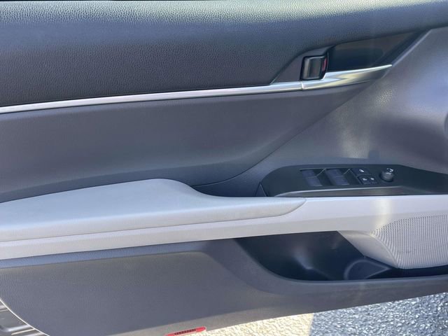 Used 2021 Toyota Camry LE image 14