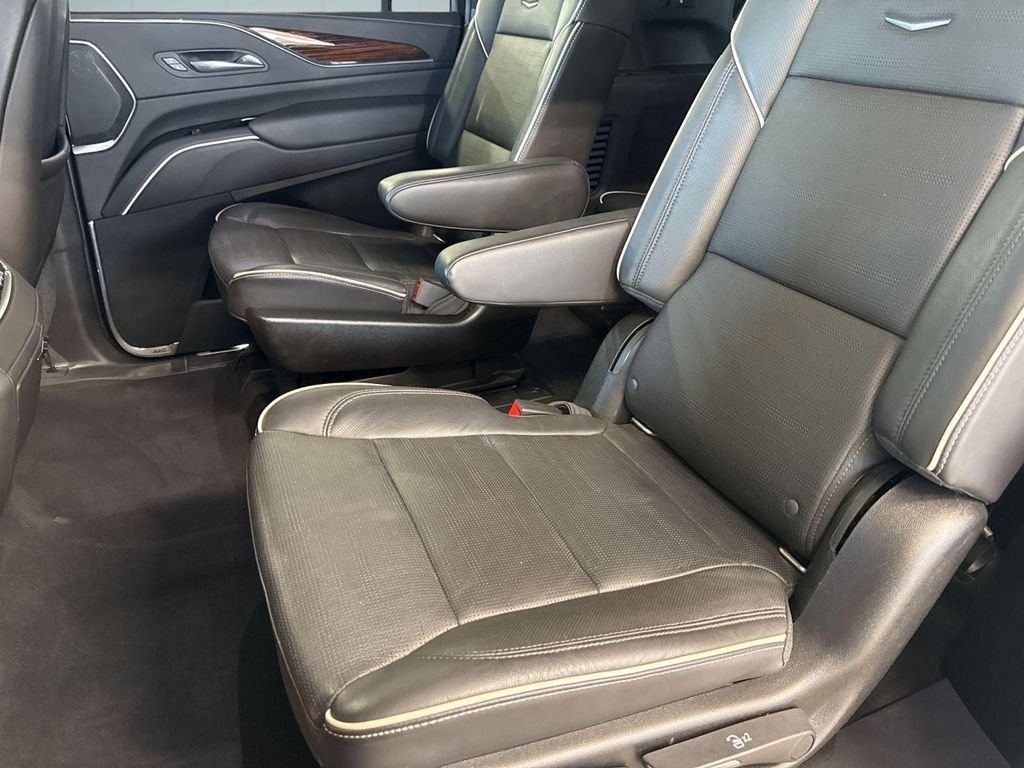 Used 2021 Cadillac Escalade ESV Premium Luxury w/ Driver Assist Tech Package AWD/4WD image 27
