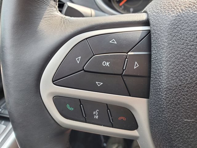 Used 2018 Jeep Cherokee Latitude Plus w/ Comfort/Convenience Group AWD/4WD image 23