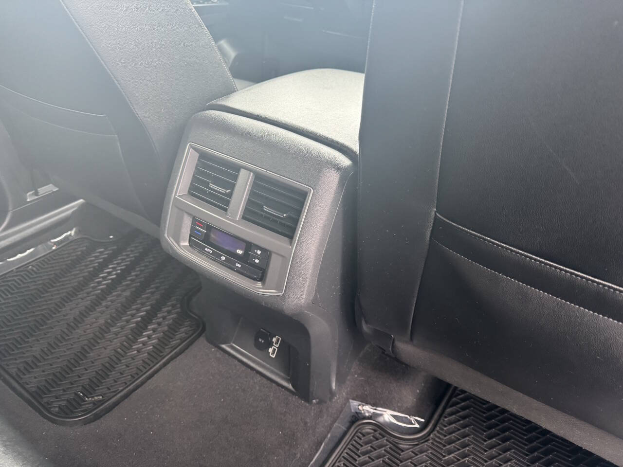 Used 2019 Volkswagen Atlas SE w/ Towing Package AWD/4WD image 40