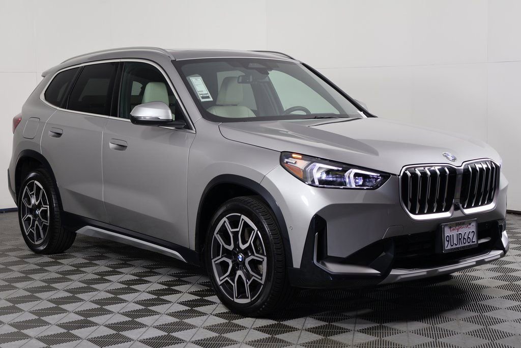 Used 2025 BMW X1 xDrive28i w/ Premium Package AWD/4WD image 3