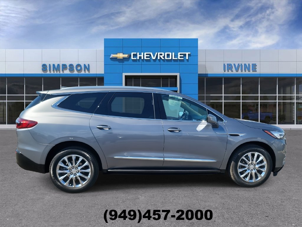 Used 2021 Buick Enclave Premium w/ Sun and Sites Package AWD/4WD image 9