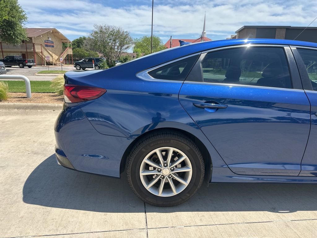 Used 2018 Hyundai Sonata SE w/ Cargo Package FWD image 9