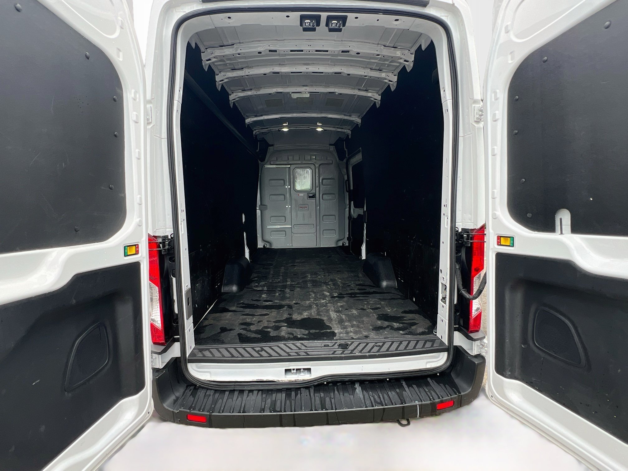 Used 2025 Ford Transit 250 148 High Roof Extended w/ Load Area Protection Package RWD image 30