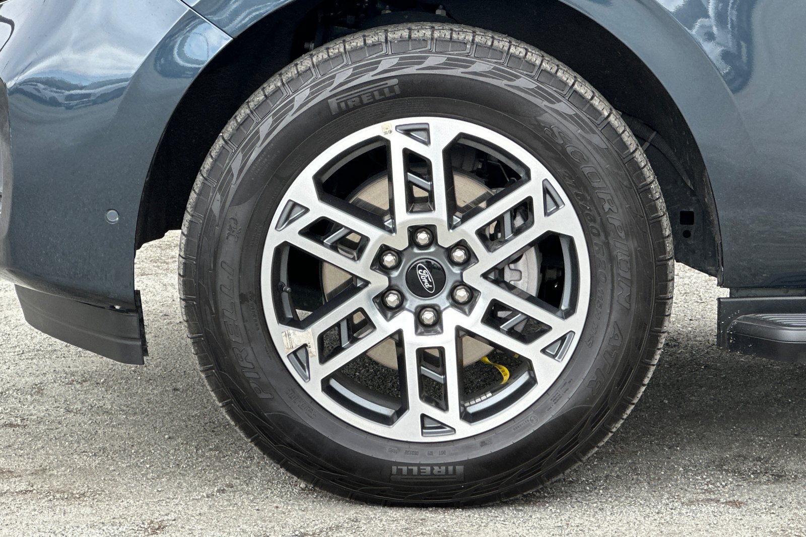 Used 2025 Ford Expedition Active AWD/4WD image 24