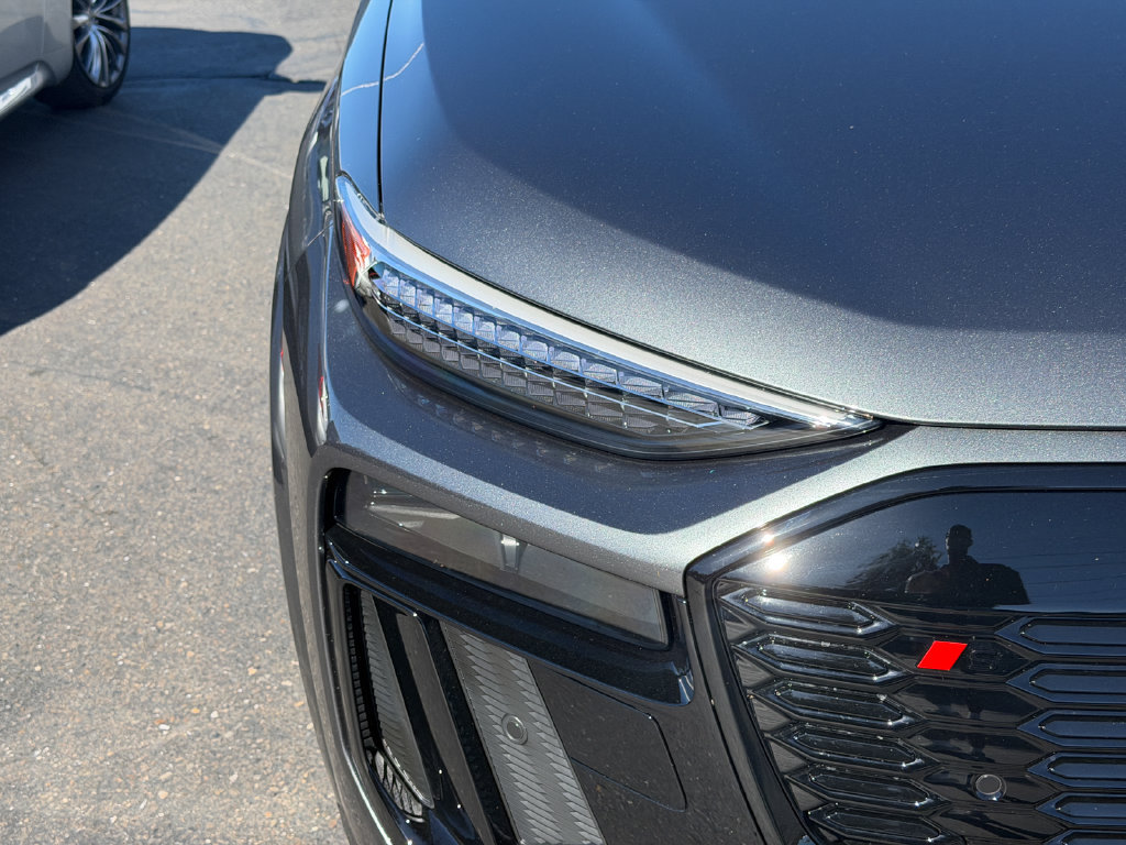 New 2027 Audi SQ6 e-tron Premium Plus AWD/4WD image 4
