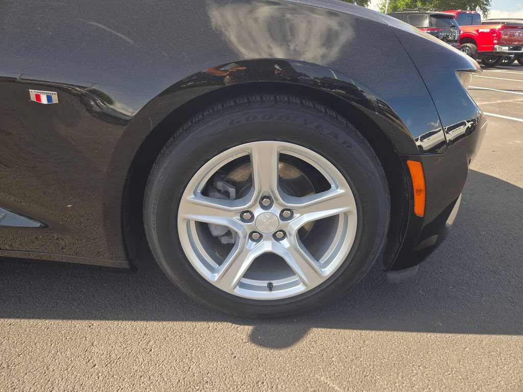 Certified 2024 Chevrolet Camaro LT RWD image 18