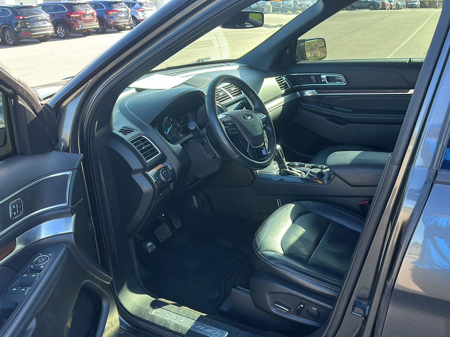 Used 2018 Ford Explorer Limited image 8