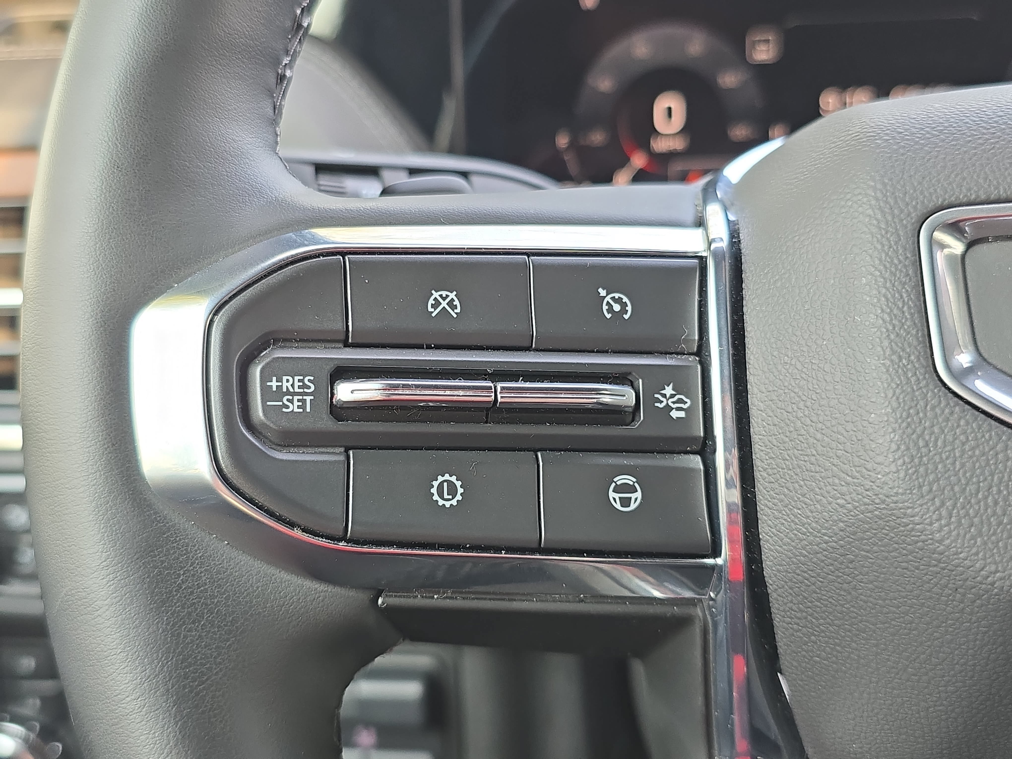 Used 2025 GMC Yukon Denali w/ Denali Reserve Package AWD/4WD image 18