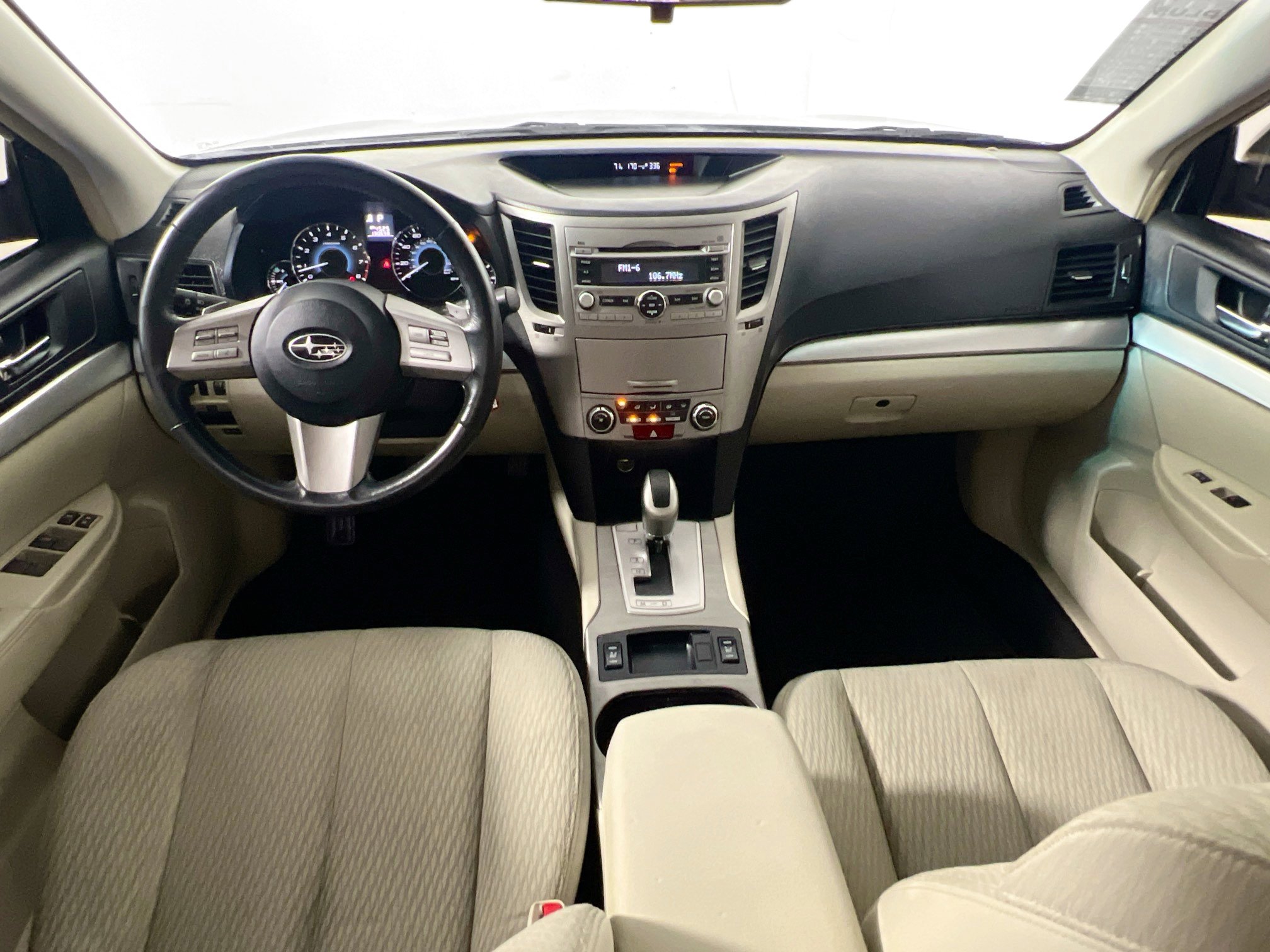 Used 2010 Subaru Legacy 2.5i Premium image 29