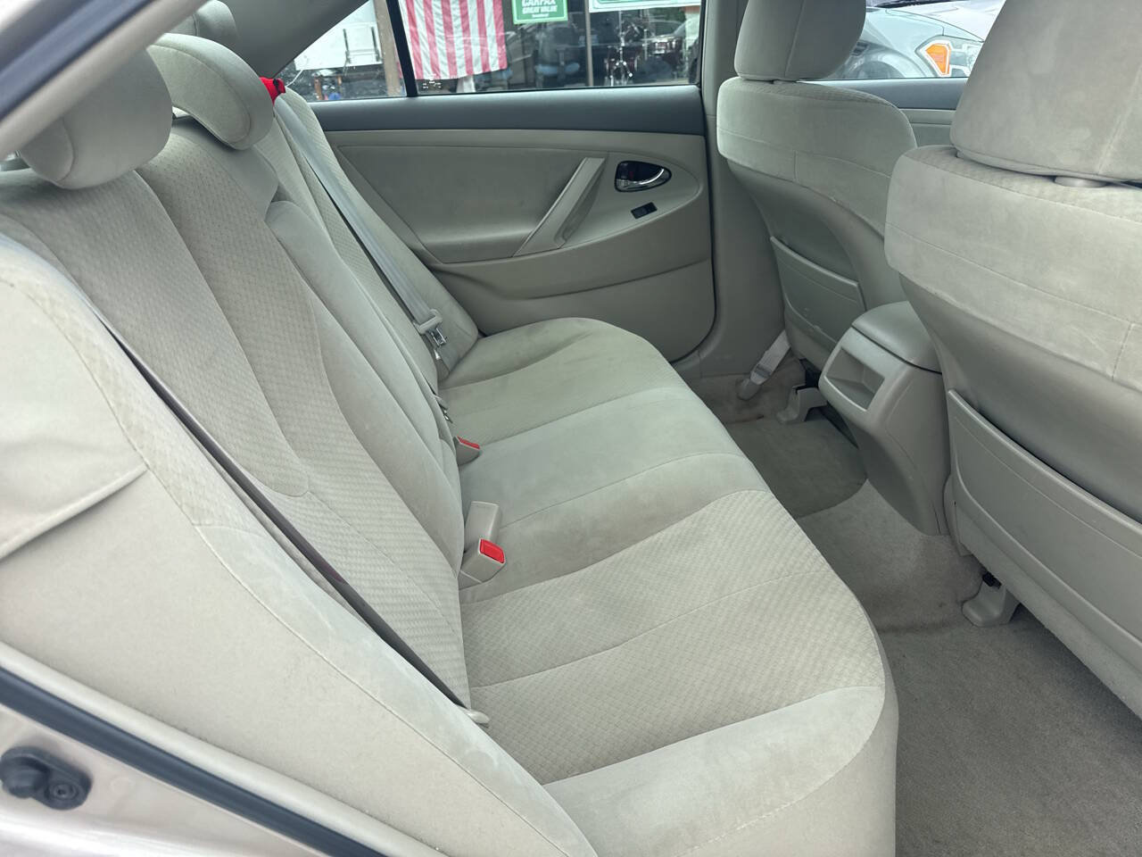 Used 2009 Toyota Camry LE FWD image 17