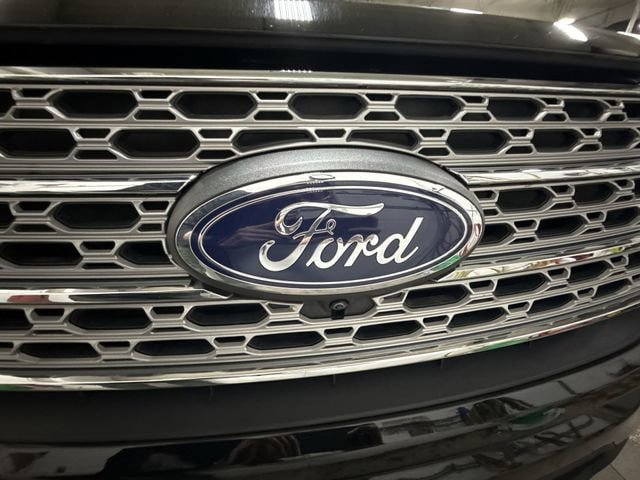 Used 2023 Ford Explorer Limited AWD/4WD image 21