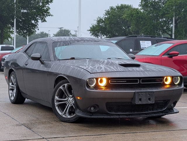 Used 2020 Dodge Challenger R/T RWD image 2