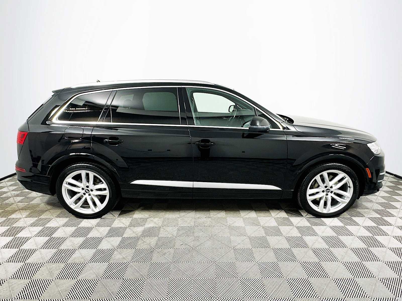 Used 2017 Audi Q7 3.0T Prestige image 8