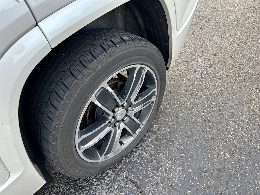 Used 2017 GMC Acadia Denali w/ Technology Package FWD image 6