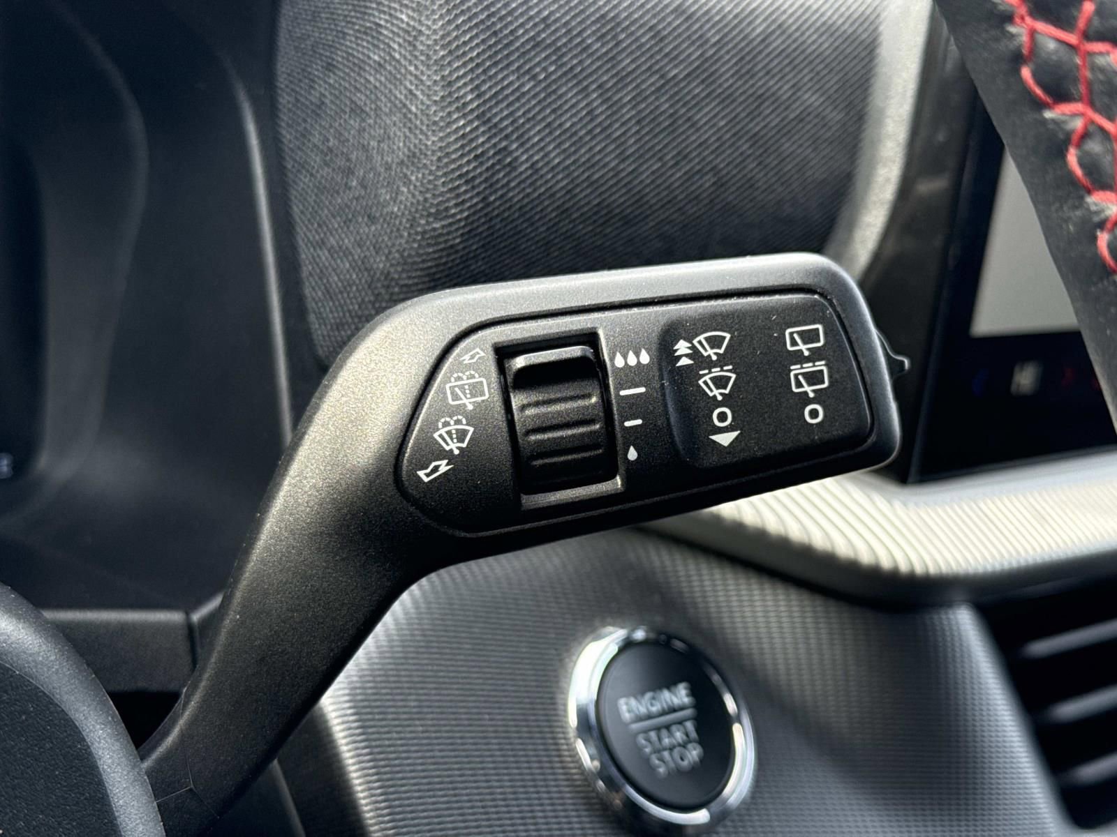 Used 2025 Ford Explorer ST-Line image 16