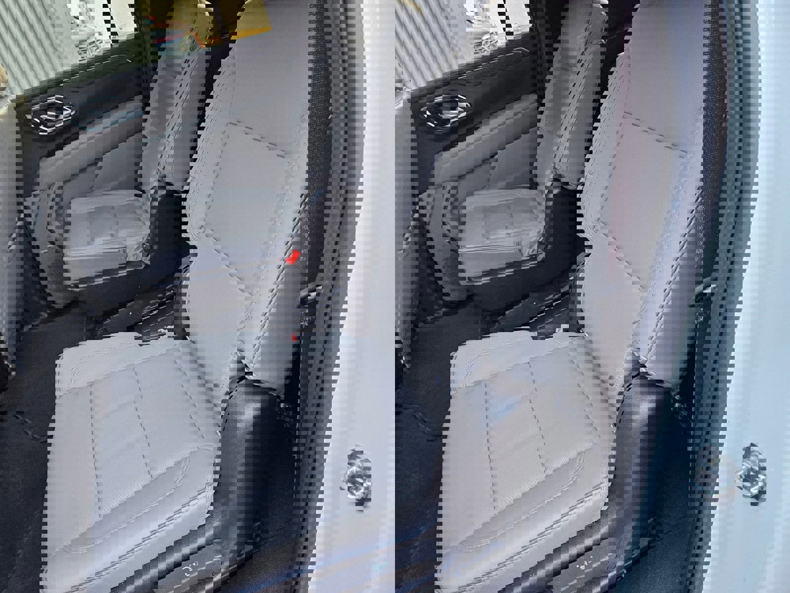 Used 2022 GMC Yukon XL SLT w/ SLT Premium Package image 26