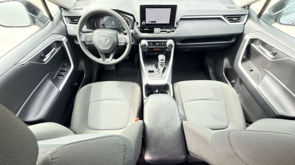 Used 2025 Toyota RAV4 XLE FWD image 11