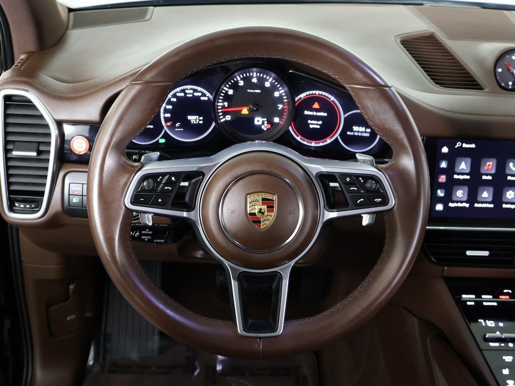 Used 2023 Porsche Cayenne Platinum Edition image 44