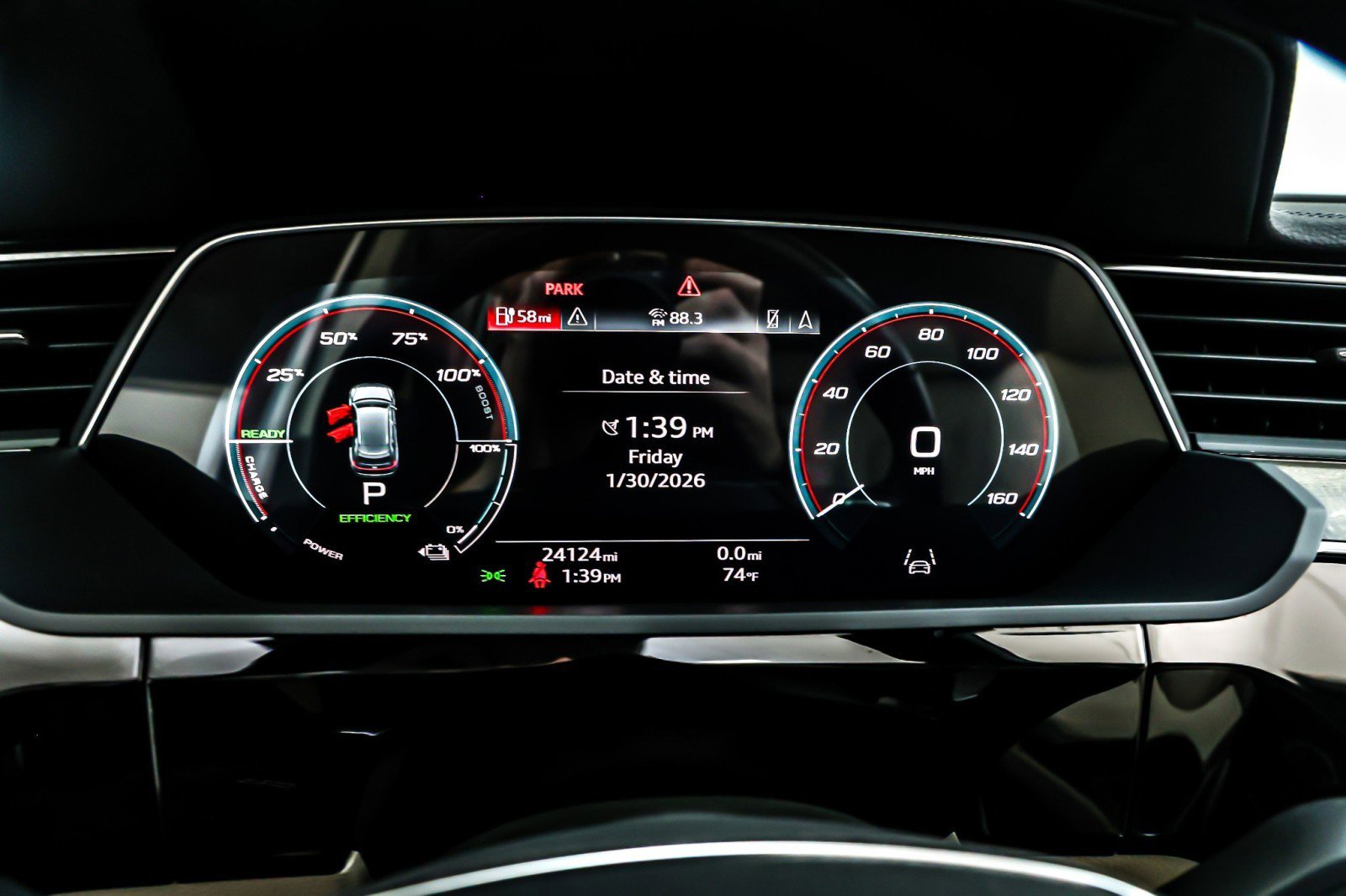 Used 2024 Audi Q8 e-tron Premium Plus w/ Premium Plus Package image 20